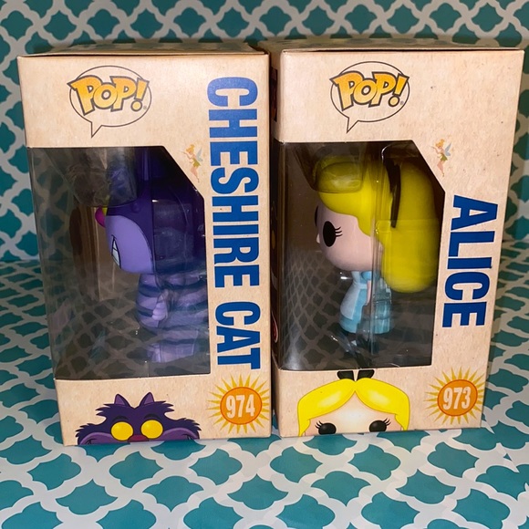 Cheshire Cat 974 & Alice 973 Funko Pop combo - Picture 2 of 4